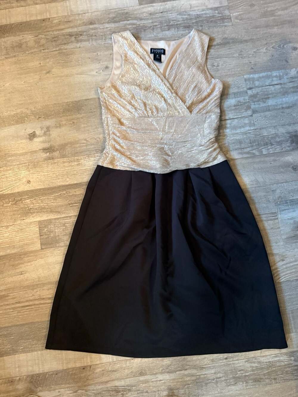 Enfocus Studio Dress Size 10 Gold Metallic Black Sleeveless V-Neck